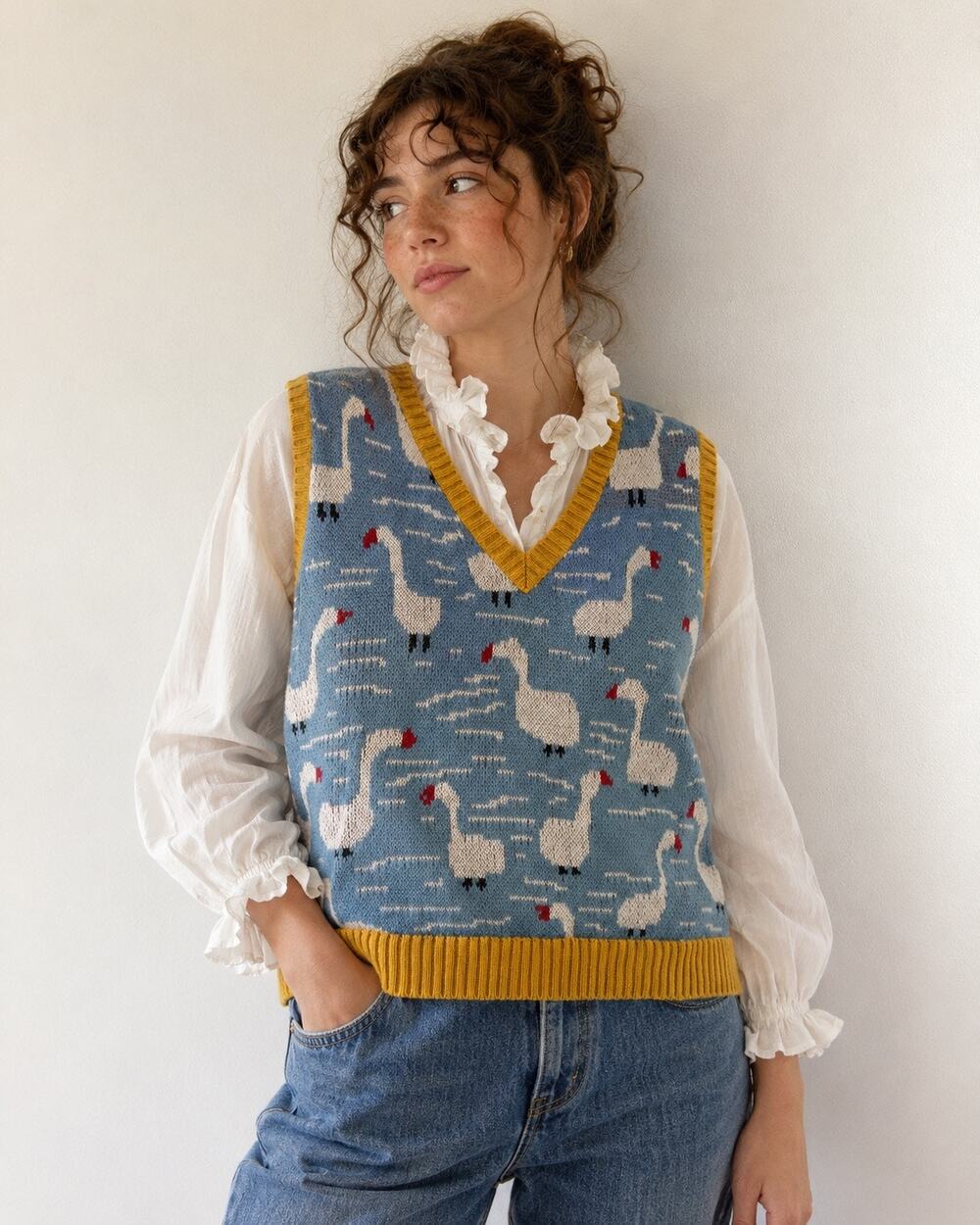 Vintage Goose Swan Sweater Vest Blue Yellow Novelty Knit Cottagecore L XL